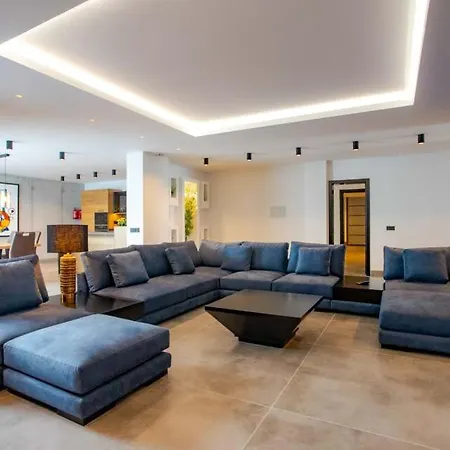 Villa Infinity *